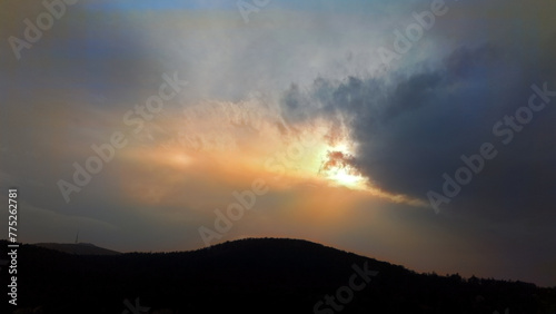 Zachód słońca, wschód słońca, krajobraz, widok z lotu ptaka. © Stanisław Błachowicz