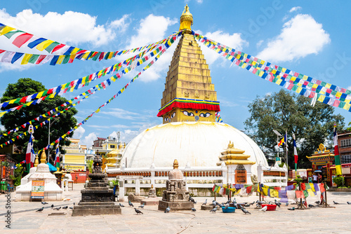 Photos nepalese style stupa at kathmandu street