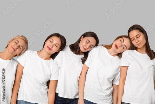 Many beautiful women on gre...