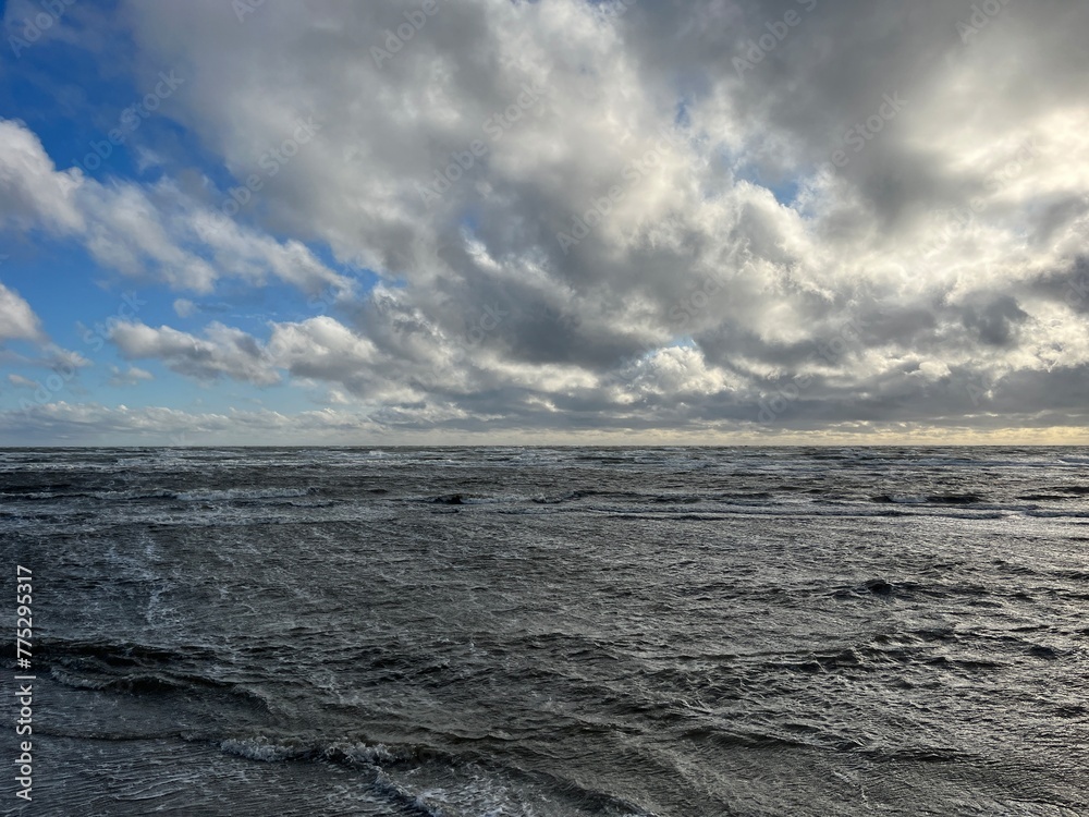 Obraz premium sea and clouds