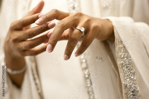 Hands of Muslim bride 