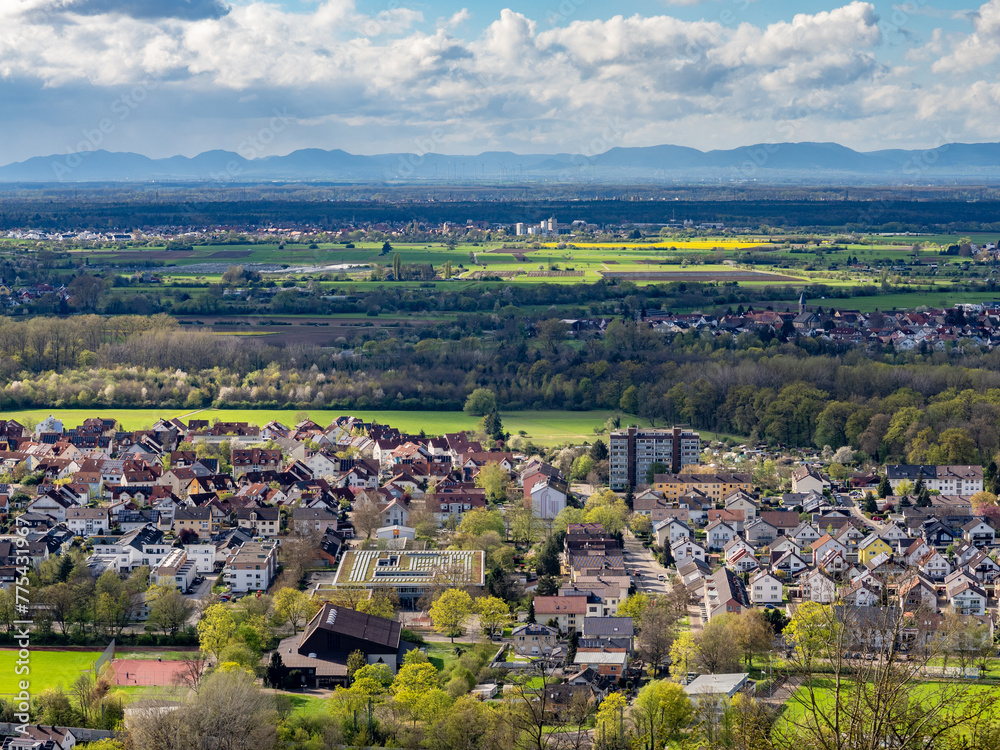 Blick in die Rheinebene zwischen Karlsruhe und Mannheim