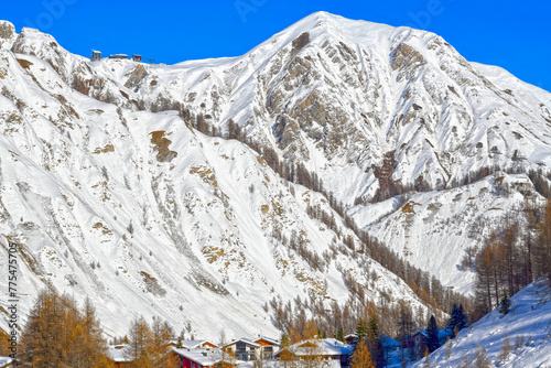 Der Piz Ot in den Albula-Alpen im Kanton Graubünden (Schweiz) photo