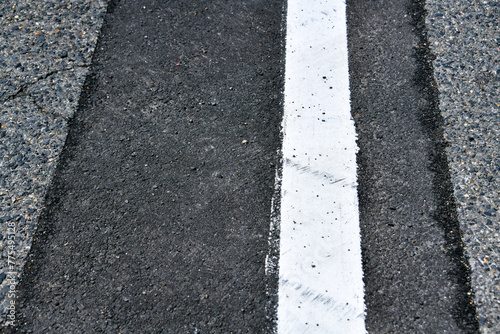 Wallpaper Mural 舗装された道路と白線 Torontodigital.ca
