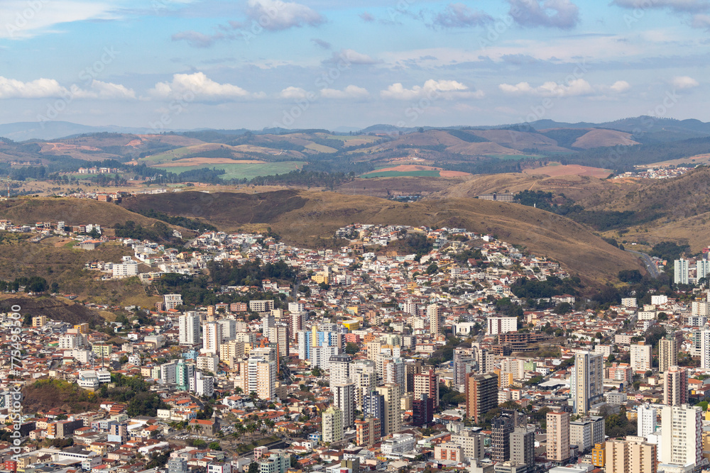 Vista de Poços de Caldas a partir da Serra de São Domingos