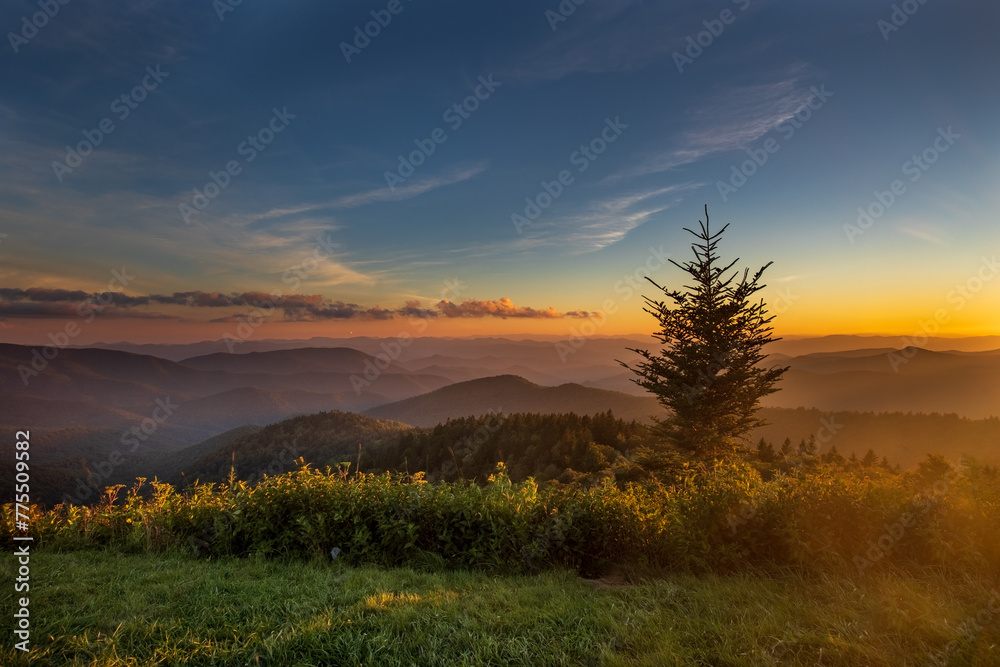 Fototapeta premium sunset in the mountains