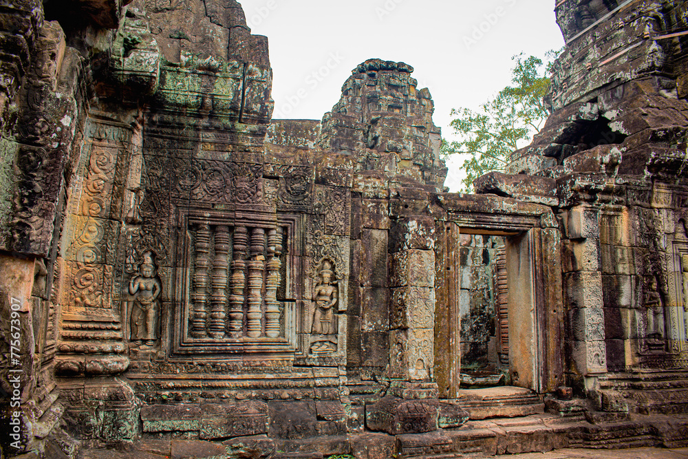 Fototapeta premium The main gate and beautiful ancient carving of Banteay Kdei in Siem Reap, Cambodia