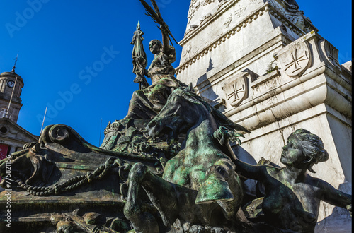 Obraz na płótnie Chariot scultpure of monument of Prince Henry the Navigator in Porto, Portugal w salonie