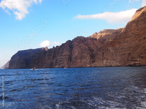 Playa de los Guíos (Acantilados de los Gigantes - Cliffs of the Giants, Santiago del Teide, Tenerife, Canary Islands, Spain) © stefantoonstra