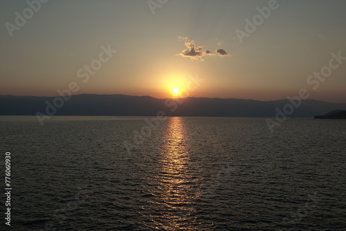 Morgen bei Vrbnik, Kroatien photo