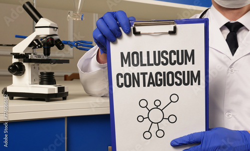 Molluscum contagiosum is shown using the text photo