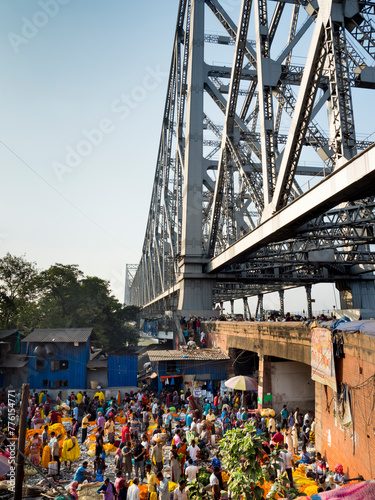 India, Kolkata, Howrah Bridge Mullick Ghat flower market