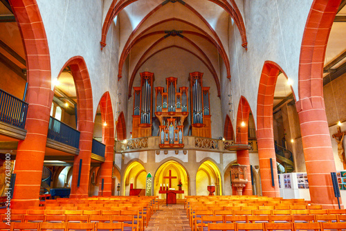 Die Stiftskirche St. Juliana (Simultankirche) in Mosbach im Neckar-Odenwald-Kreis