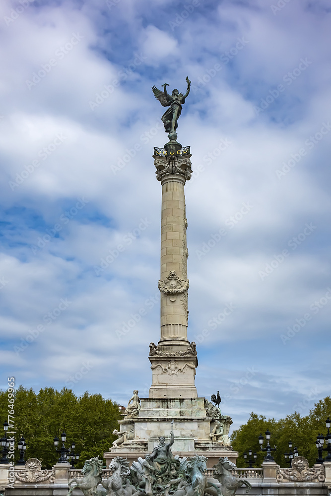 The monument to the Girondins (Monument aux Girondins) with two 21-metre rostral columns (1829), fountain at place des Quinconces. Bordeaux, France.
