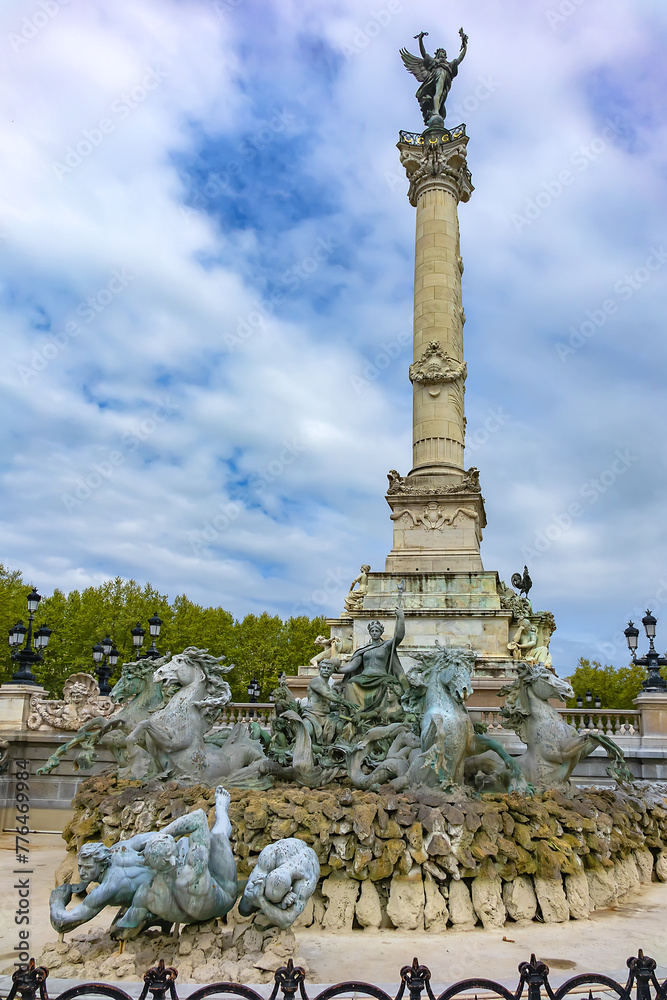The monument to the Girondins (Monument aux Girondins) with two 21-metre rostral columns (1829), fountain at place des Quinconces. Bordeaux, France.