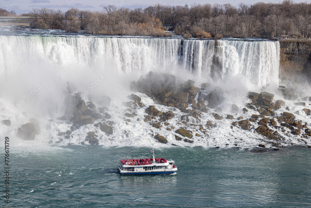 Fototapeta premium View of Niagara Falls, Canada and USA