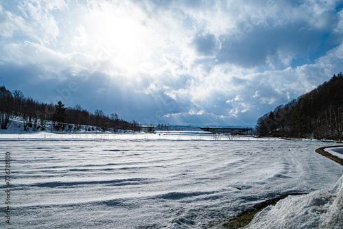 Fototapeta Naklejka Na Ścianę i Meble -  冬の畑の雪景色
