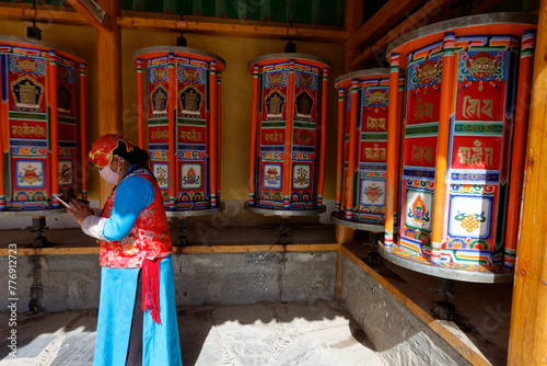 Pielgrzymi w klasztorze buddyjskim