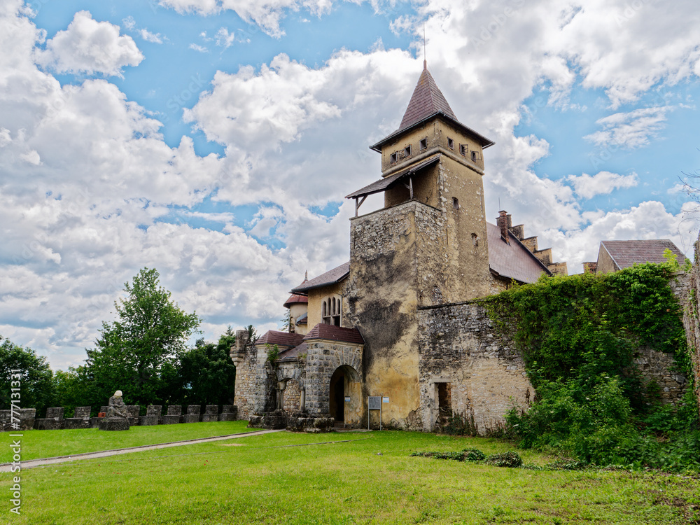 The Ostrožac Castle has a distinctive blend of medieval, Ottoman and European architectural styles Located in the town Cazin, Bosnia and Herzegovina, is a popular tourist attraction in the region.