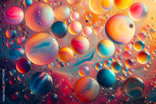 burbujas de aceite flotando en el agua. colores vibrantes photo