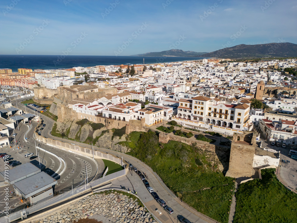 vista aérea del municipio de Tarifa en la provincia de Cádiz, Andalucía