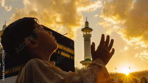 kids praying at Kaaba in Mecca