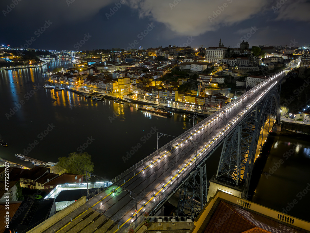 Dom Luis I bridge in Oporto, Portugal