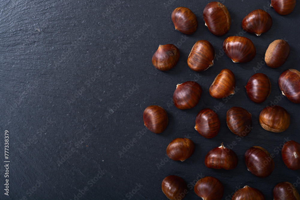 Obraz premium Autumn food chestnut