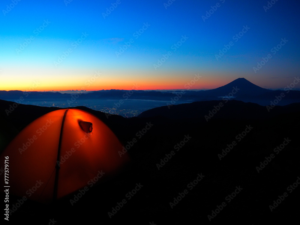 北岳山荘テント場より富士山を望む