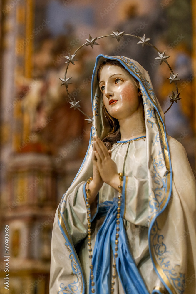 Praying Virgin Mary statue in the Jesuit church, Dubrovnik, Croatia Praying Virgin Mary statue in the Jesuit church, Dubrovnik, Croatia