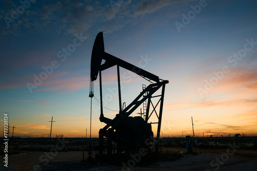 oil well Texas photo