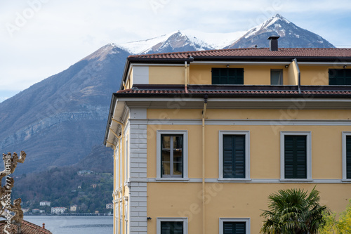 Fototapeta Naklejka Na Ścianę i Meble -  Tourist destination small medieval village of Bellagio with hilly narrow streets and luxurious villas, holiday destination on Lake Como, Italy