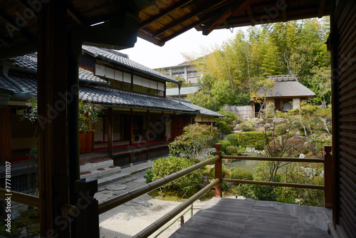 等持院 方丈の廊下から書院と清漣亭を望む 京都市北区