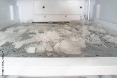 Ice in the freezer, Defrosting of the fridge and freezer