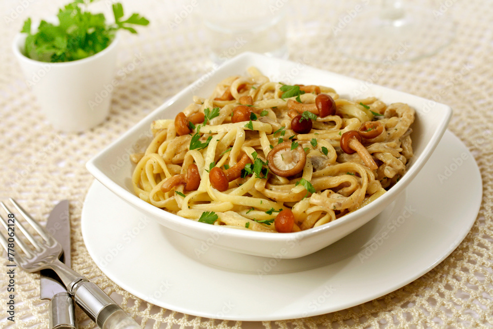 Fettuccine pasta with mushrooms.