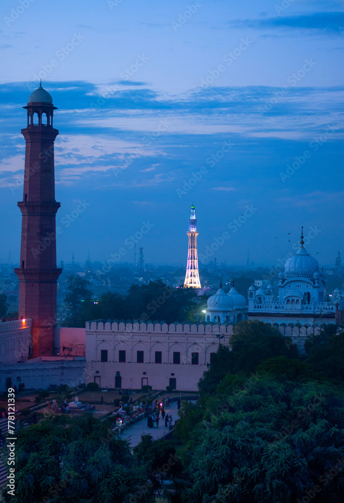 Naklejka premium Beautiful old city of Pakistan, Lahore fort, historical palce