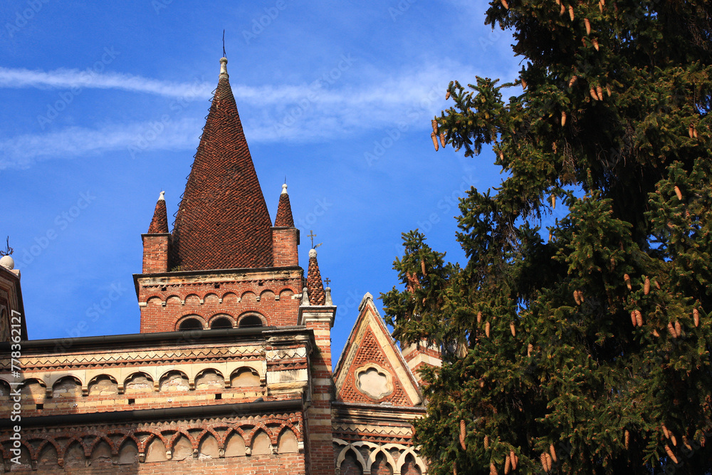 Fototapeta premium San Fermo Maggiore, Gothic Church in Verona, Italy 