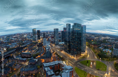 Konstfotografi The Sunrises over Deansgate Square, a residential skyscraper cluster on the southern edge of Manchester City Centre, UK
They are called, North, West, South ,East, The Blade, Beetham Tower and Three60