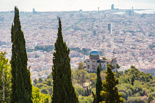 Photography Blick auf das Fabra Observatorium am Tibidabo in Barcelona, Spanien