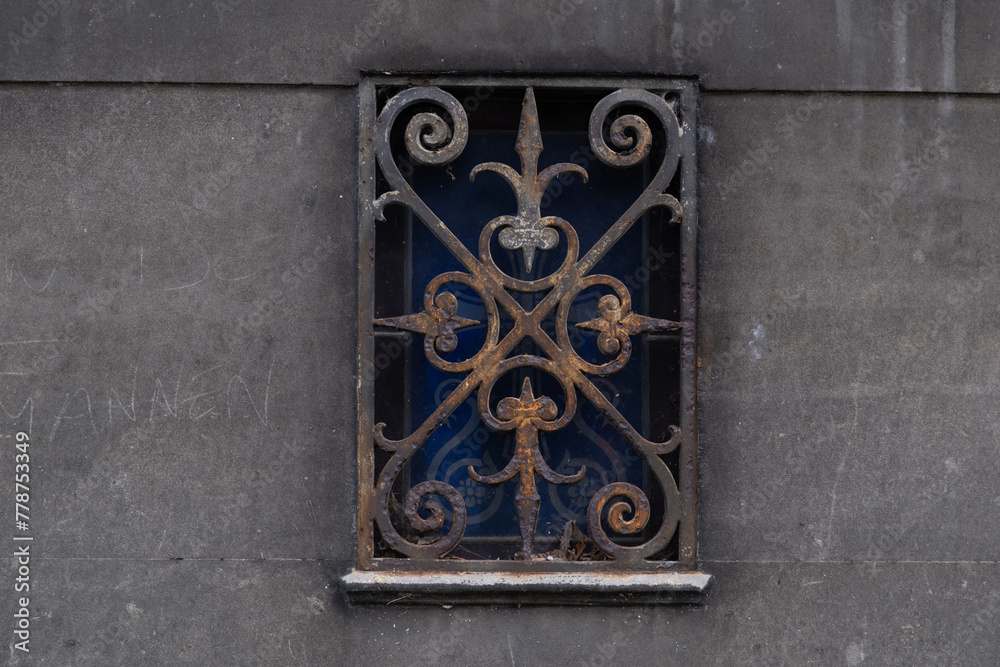 Monuments I've come across in the French cemeteries of Montparnasse and Pierre Lachaise (Paris). Shot during days with diffuse lighting. Monuments I've come across in the French cemeteries of Montparnasse and Pierre Lachaise (Paris). Shot during days with diffuse lighting.