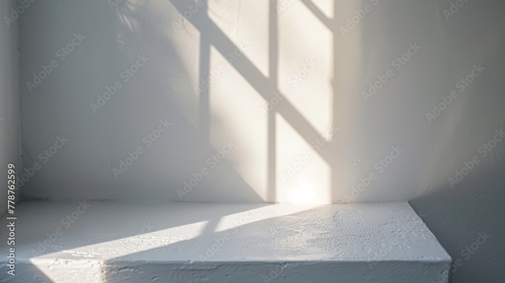 Obraz premium sunlight falling on a white wall