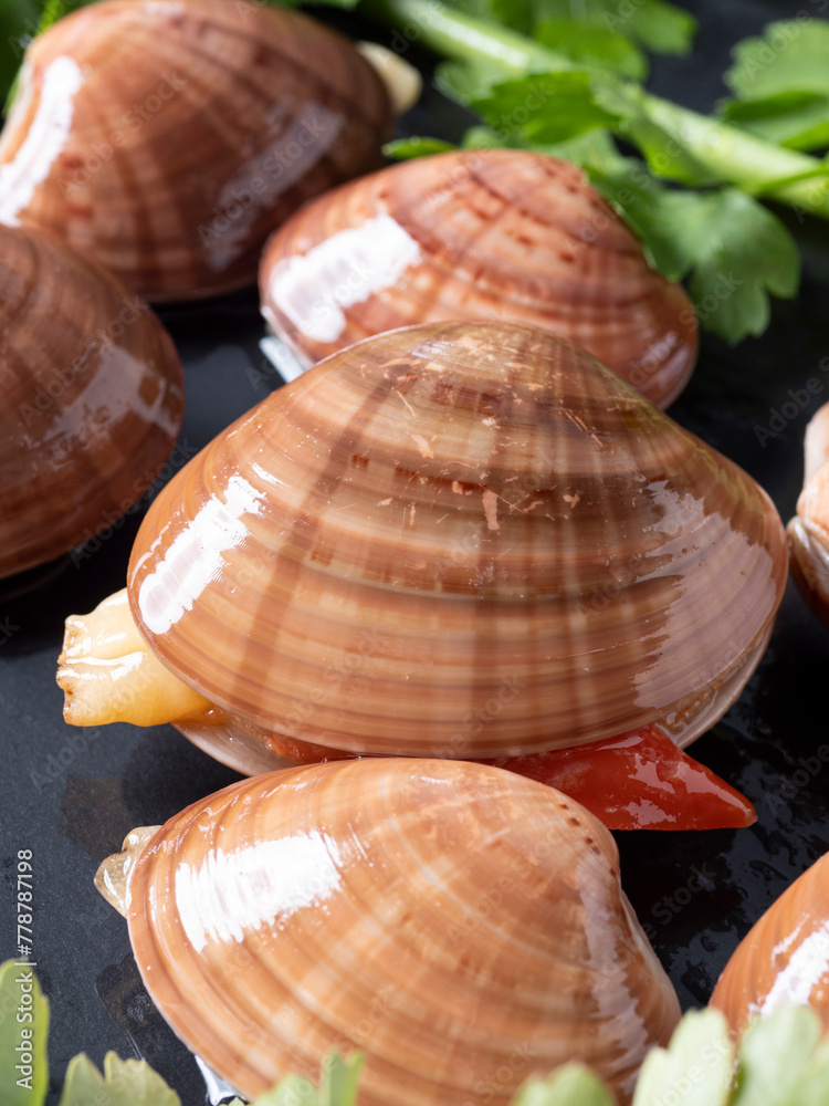 Φωτογραφία Frutti di mare su un tavolo pronti per cucinare la pasta italiana