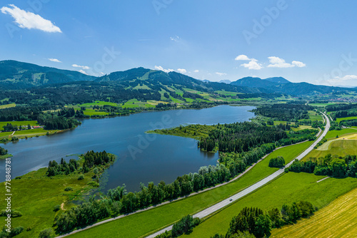 Blick ins fr  hsommerliche Allg  u bei Faistenoy am Gr  ntensee