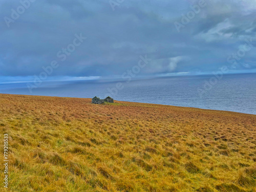 Färöer Inseln, Faroe Islands, Landschaften, Landscapes, Mountains, Berge, Nord Atlantik, North Atlantic, Roads, Waterfall, Wasserfall, Bach, Fluss, Ocean, Epic, Kalsoy, Sealwoman, Leuchtturm photo