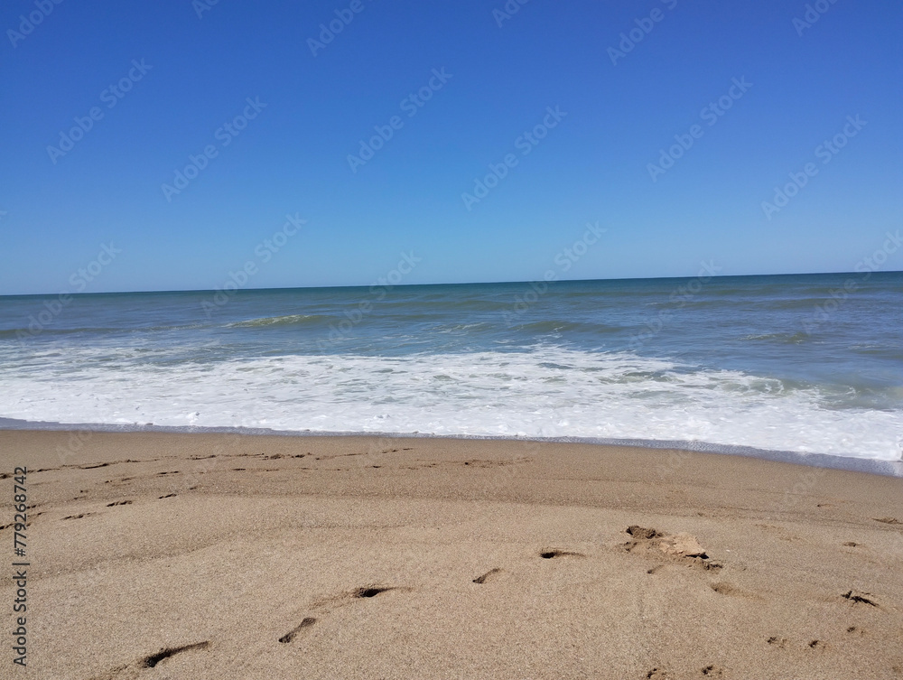 Playa, arena, mar, sol, cielo, olas, agua salada Playa, arena, mar, sol, cielo, olas, agua salada