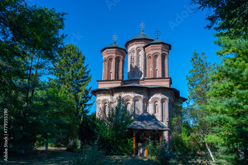 Fotografía Sunny day at Snagov monastery in Romania
