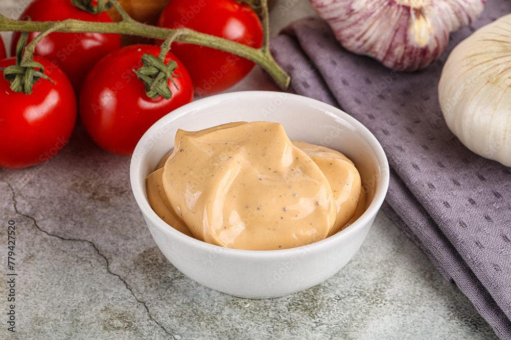 Yellow cream grill sauce for burger