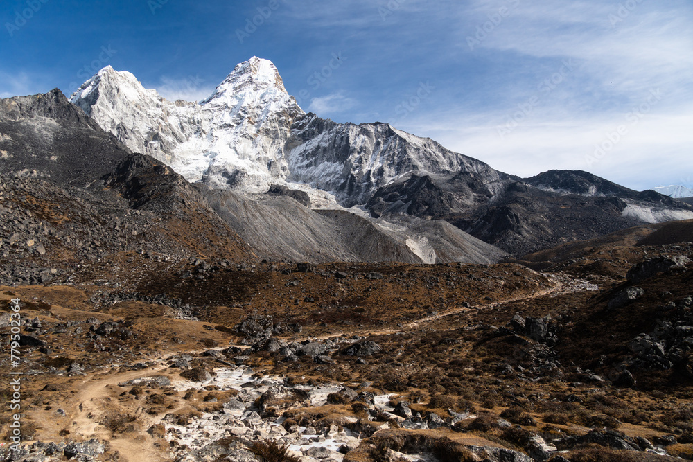 Obraz premium Ama Dablam from the base camp near Namche Bazaar in the Himalaya in Nepal in winter