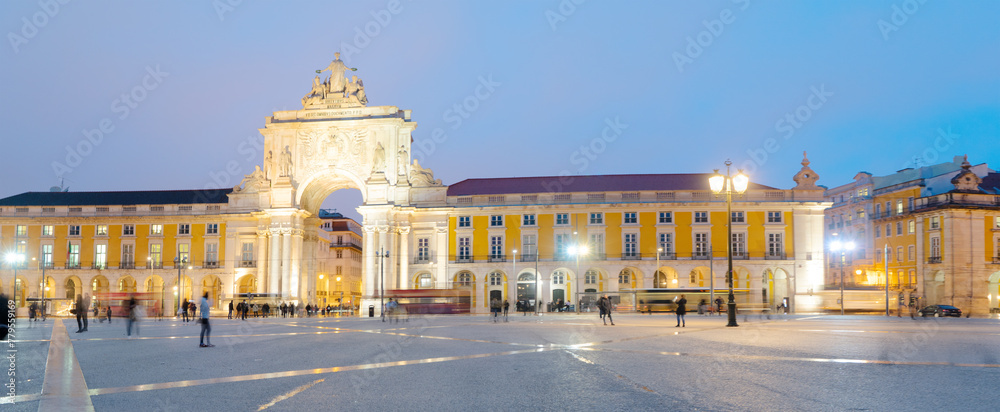 Obraz premium Commerce square (Praca do Comercio) in Lisbon, illuminated at night, Portugal, panorama