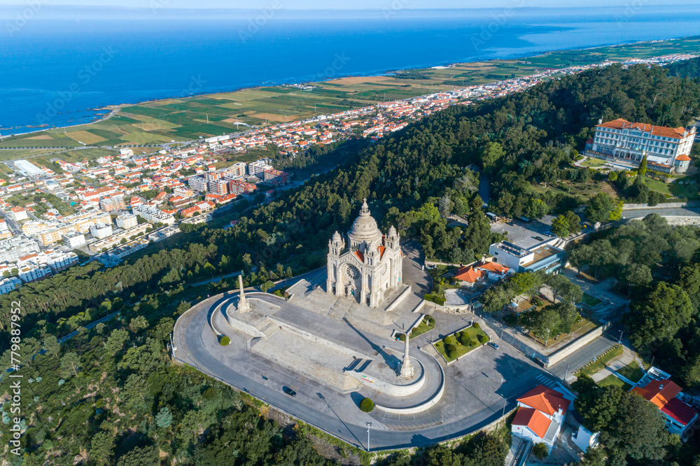 Φωτογραφία basilica of Santa Luzia a catholic temple in Viana do Castelo, Portugal